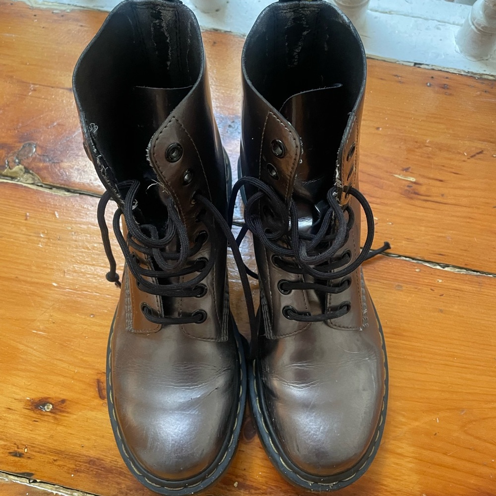 Dr. Martens Metallic Boots Pewter Spectra